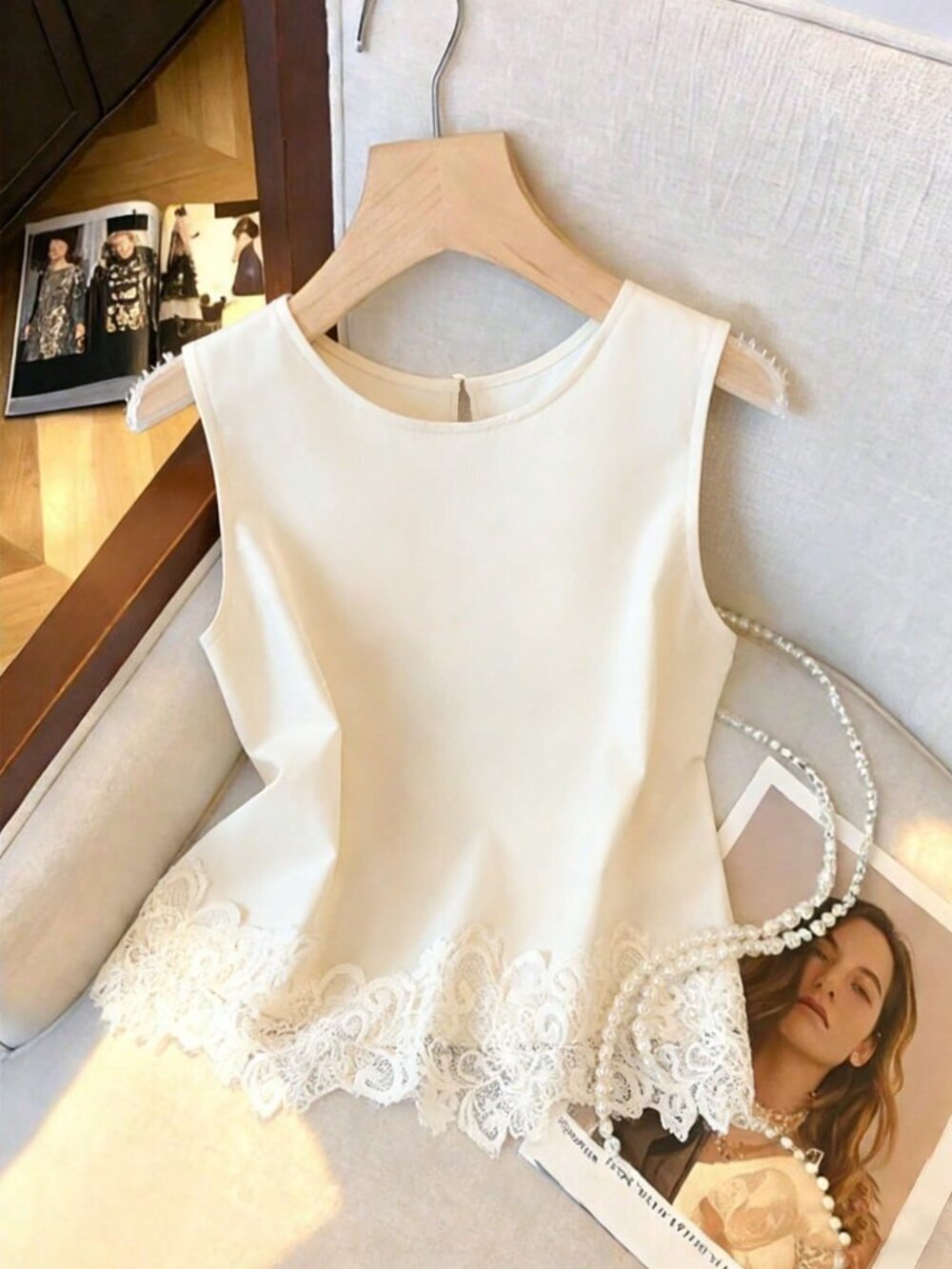 Apricot Elegant French-Style Sleeveless Women's Bow-Detail Blouse - Picture 2 of 5